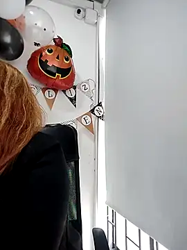 RoxieJackson online show from October 21, 2025, 12:59 pm