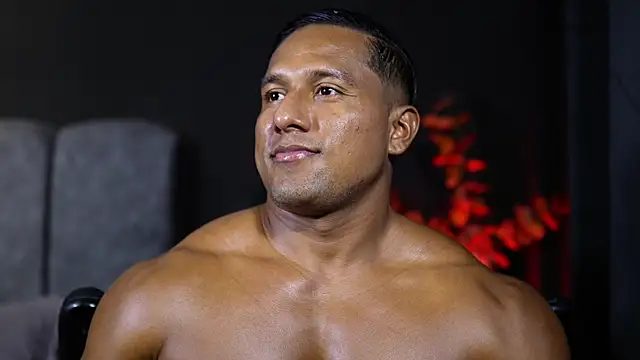 Snapshot of CallumMuscle chatting on November 24, 2025, 7:58 pm CallumMuscle online show from November 24, 2025, 7:58 pm