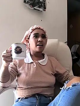 evafoxs online show from October 17, 2025, 8:10 pm