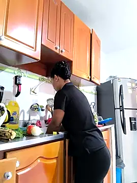 evafoxs online show from November 7, 2025, 5:39 pm