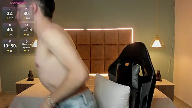 AlejooTwink online show from May 27, 2026, 3:58 am