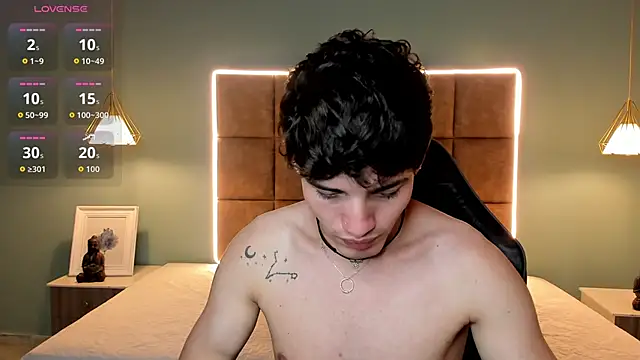 AlejooTwink online show from May 9, 2026, 4:27 am