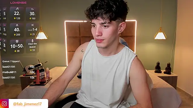 AlejooTwink online show from July 8, 2026, 5:41 am