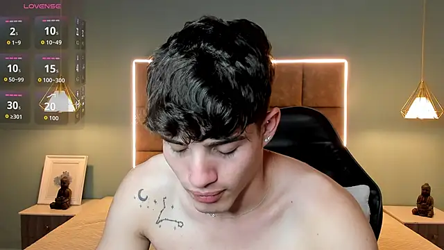 AlejooTwink online show from May 20, 2026, 7:05 am