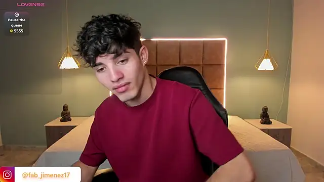 AlejooTwink online show from July 5, 2026, 1:54 am