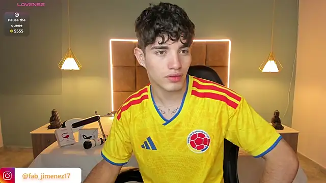 AlejooTwink online show from July 4, 2026, 1:12 am
