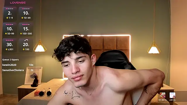AlejooTwink online show from May 18, 2026, 4:12 pm