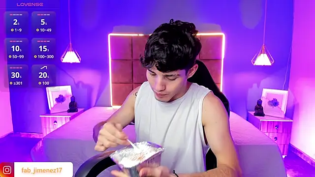 Snapshot of AlejooTwink chatting on April 1, 2026, 1:52 pm AlejooTwink online show from April 1, 2026, 1:52 pm