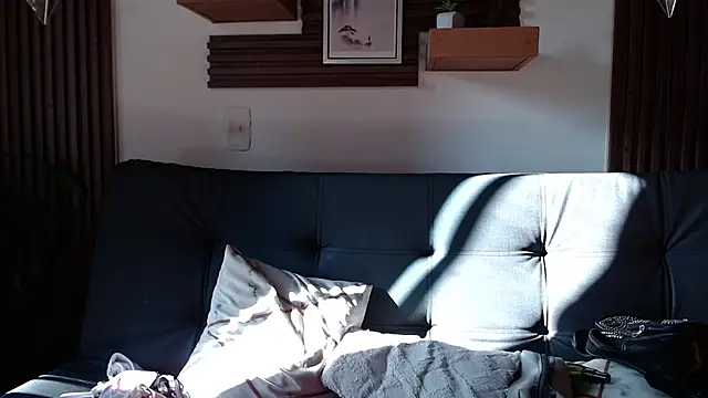 Layla 707 online show from November 16, 2025, 8:57 pm