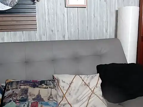 Layla 707 online show from November 23, 2025, 8:41 pm