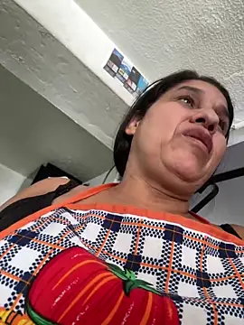 Snapshot of siri_duque chatting on April 22, 2026, 4:14 pm siri duque online show from April 22, 2026, 4:14 pm