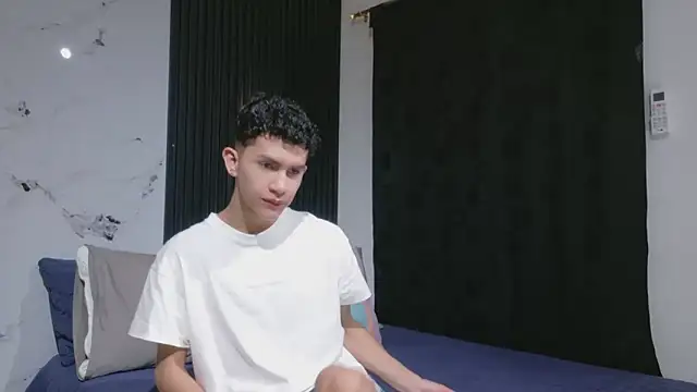 Snapshot of Noah_tyler_ chatting on May 24, 2026, 12:10 am Noah tyler online show from May 24, 2026, 12:10 am