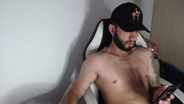 Snapshot of maxXximo777 chatting on March 18, 2025, 5:01 pm maxXximo777 online show from March 18, 2025, 5:01 pm