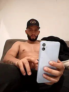 Snapshot of maxXximo777 chatting on December 17, 2024, 5:18 am maxXximo777 online show from December 17, 2024, 5:18 am