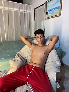 Snapshot of Leo_bunny_hot chatting on February 24, 2025, 7:30 pm Leo bunny hot online show from February 24, 2025, 7:30 pm