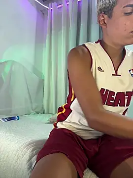 Leo bunny hot online show from December 13, 2025, 8:26 pm