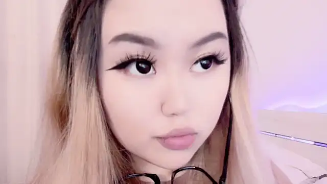 amelia sunlight online show from September 8, 2025, 4:39 pm