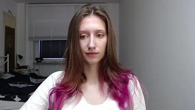 Snapshot of LUNA_delight chatting on November 18, 2025, 6:39 am LUNA delight online show from November 18, 2025, 6:39 am