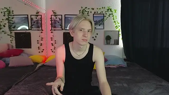 Snapshot of Ron_Vils chatting on March 15, 2025, 4:46 am Ron Vils online show from March 15, 2025, 4:46 am