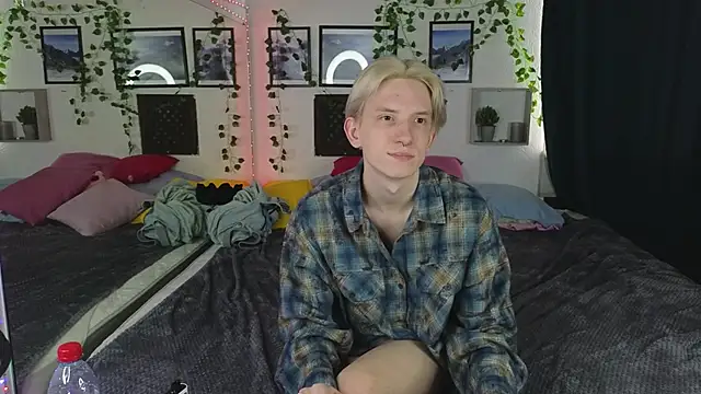 Snapshot of Ron_Vils chatting on March 17, 2025, 6:07 am Ron Vils online show from March 17, 2025, 6:07 am