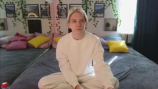 Snapshot of Ron_Vils chatting on March 20, 2025, 3:02 am Ron Vils online show from March 20, 2025, 3:02 am