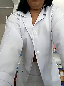 Snapshot of Megan_jennerr chatting on October 31, 2025, 2:24 pm Megan jennerr online show from October 31, 2025, 2:24 pm