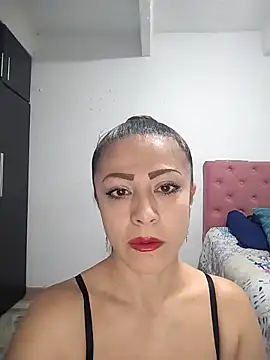 Snapshot of Venus-Wood chatting on February 3, 2026, 3:28 pm Venus-Wood online show from February 3, 2026, 3:28 pm