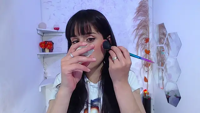 Snapshot of Melothompson chatting on January 28, 2025, 12:43 pm Melothompson online show from January 28, 2025, 12:43 pm