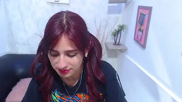 Snapshot of Melothompson chatting on December 11, 2024, 4:20 pm Melothompson online show from December 11, 2024, 4:20 pm