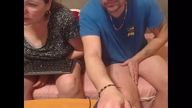 Snapshot of sweetcouplesweets chatting on March 9, 2025, 1:26 pm sweetcouplesweets online show from March 9, 2025, 1:26 pm