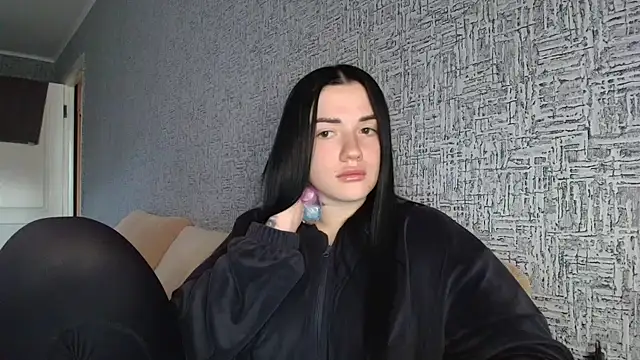 Snapshot of Liana_diva chatting on April 22, 2026, 1:51 pm Liana diva online show from April 22, 2026, 1:51 pm