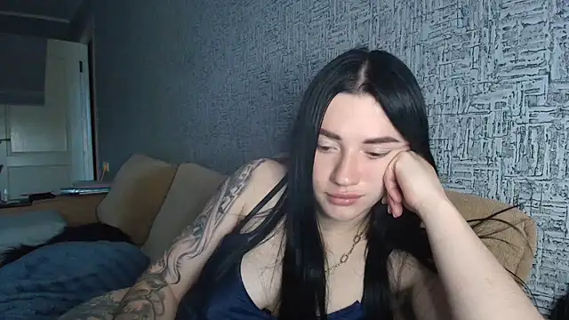 Snapshot of Liana_diva chatting on April 17, 2026, 4:10 pm Liana diva online show from April 17, 2026, 4:10 pm