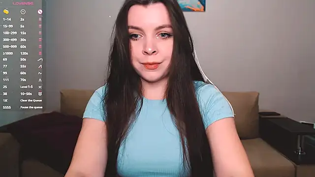 lunalovesu online show from September 12, 2025, 3:56 pm