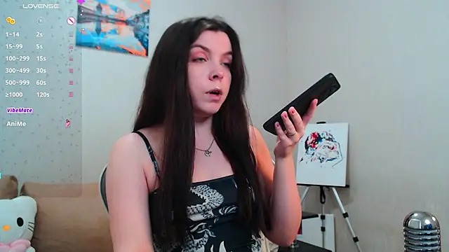 lunalovesu online show from March 4, 2025, 7:41 am