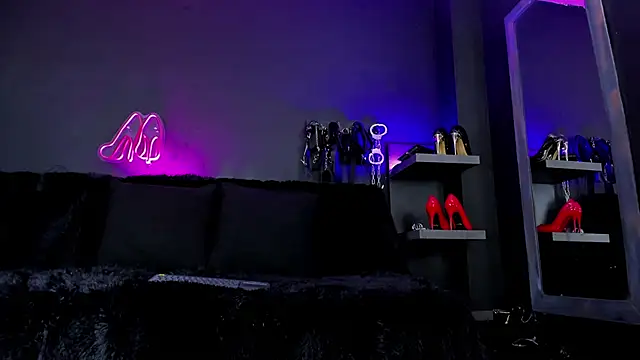 DelaneyStone online show from December 20, 2025, 9:17 pm