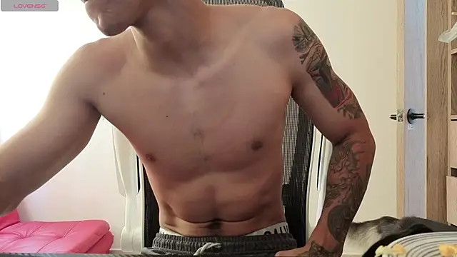 Snapshot of Cristopher23_ chatting on October 7, 2025, 1:23 pm Cristopher23 online show from October 7, 2025, 1:23 pm