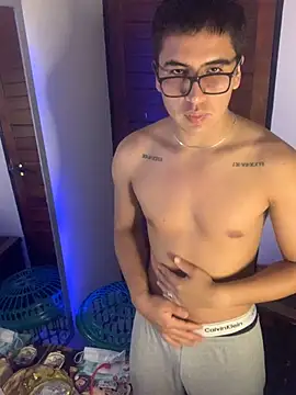 Snapshot of roguer_darkk chatting on January 26, 2025, 9:51 am roguer darkk online show from January 26, 2025, 9:51 am