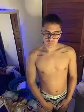 Snapshot of roguer_darkk chatting on January 28, 2025, 10:34 am roguer darkk online show from January 28, 2025, 10:34 am