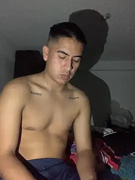 Snapshot of roguer_darkk chatting on March 23, 2025, 5:43 am roguer darkk online show from March 23, 2025, 5:43 am
