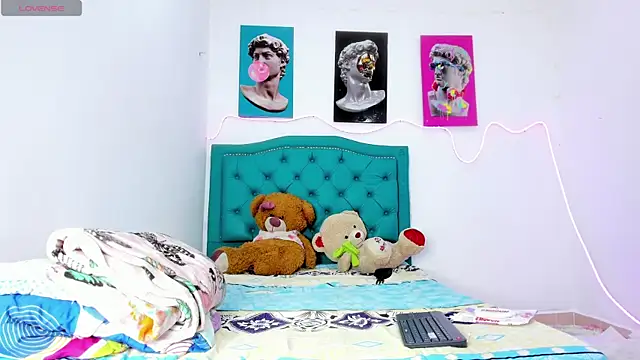 Snapshot of Lilybaudinx96 chatting on February 25, 2026, 5:40 am Lilybaudinx96 online show from February 25, 2026, 5:40 am