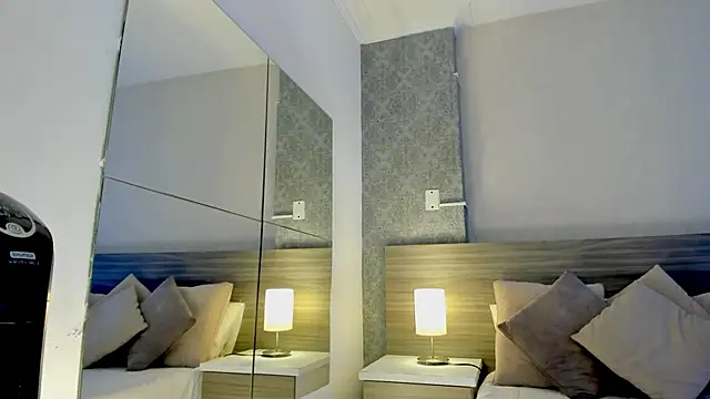 Snapshot of Mistyca chatting on September 26, 2025, 10:44 am Mistyca online show from September 26, 2025, 10:44 am