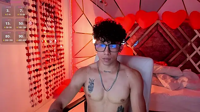 Snapshot of AkazaBoy_ chatting on February 23, 2025, 3:45 am AkazaBoy online show from February 23, 2025, 3:45 am