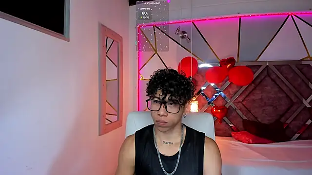Snapshot of AkazaBoy_ chatting on February 14, 2025, 3:54 am AkazaBoy online show from February 14, 2025, 3:54 am