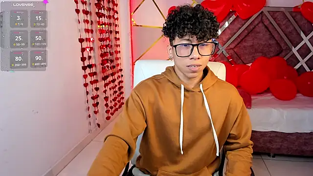 Snapshot of AkazaBoy_ chatting on February 18, 2025, 4:15 am AkazaBoy online show from February 18, 2025, 4:15 am