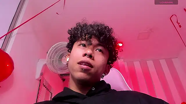 AkazaBoy  online show from February 11, 2026, 4:56 am