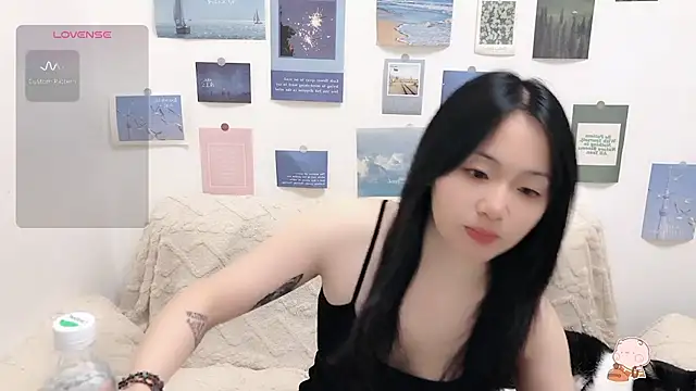 LiLiYbaby online show from October 13, 2025, 6:26 am