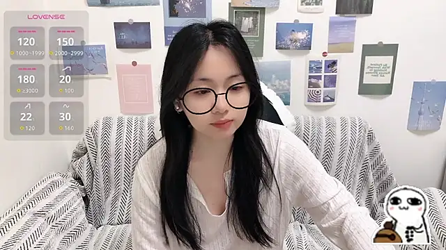 LiLiYbaby online show from May 27, 2026, 6:54 am