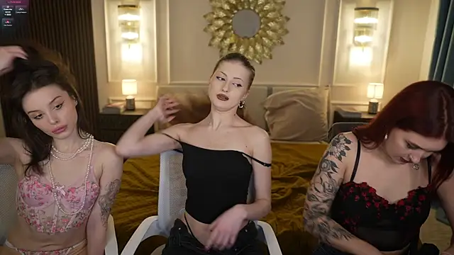 Snapshot of Magnetic_Mia_ chatting on March 3, 2025, 12:06 pm Magnetic Mia online show from March 3, 2025, 12:06 pm