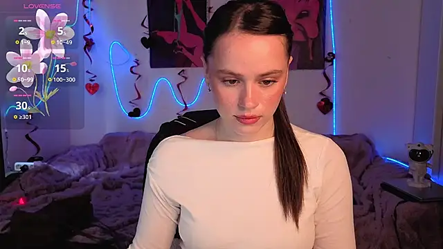 Snapshot of Emillias chatting on March 12, 2026, 2:10 pm Emillias online show from March 12, 2026, 2:10 pm