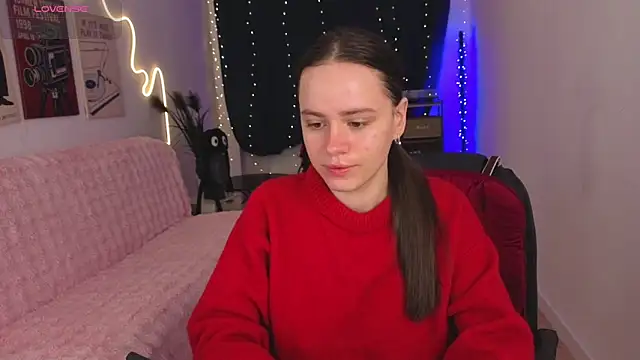 Snapshot of Emillias chatting on February 10, 2026, 8:02 am Emillias online show from February 10, 2026, 8:02 am